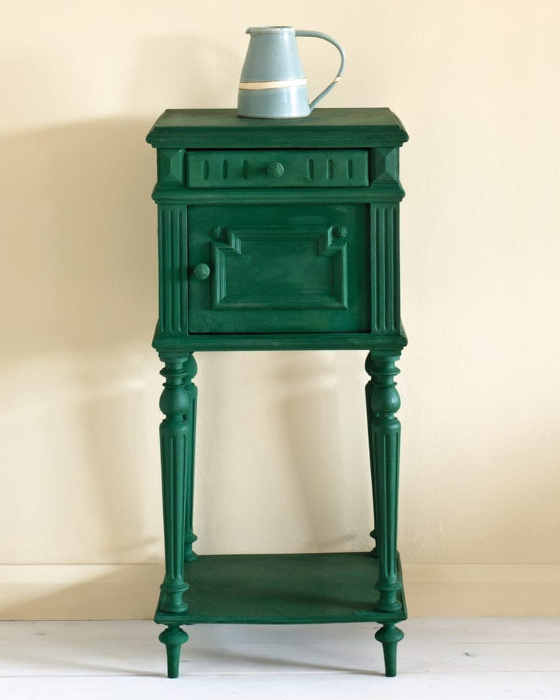 AMSTERDAM GREEN | Annie SloanChalk Paint | 120ml, 500ml

This dark green takes inspiration from the painted doors of Amsterdam. Perfect to compliment whites and greens or botanical imagery.